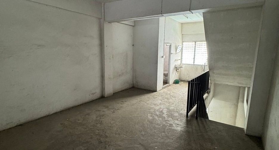 For sale 2 bedrooms retail Space in Bang Bo, Samut Prakan