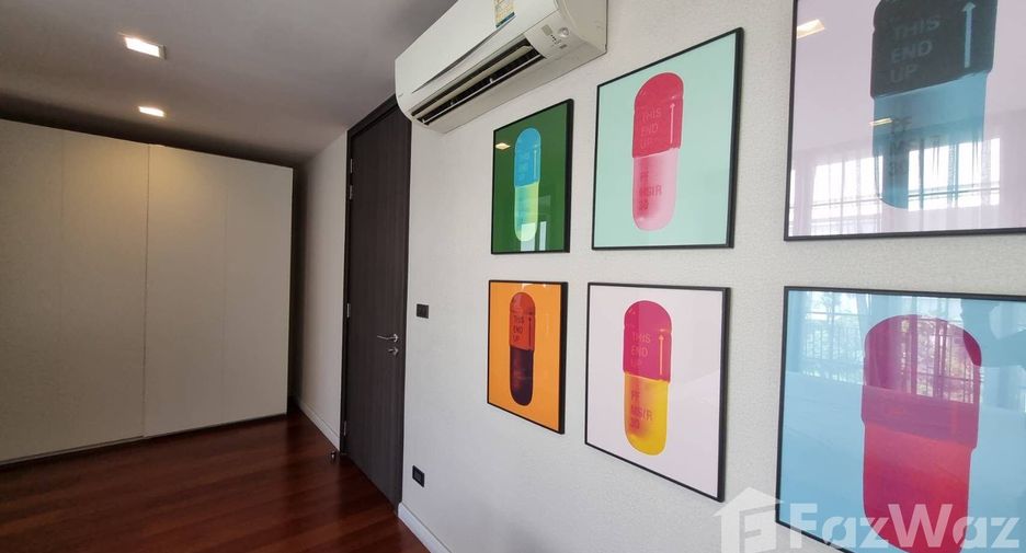 For sale and for rent 4 bedrooms house in Watthana, Bangkok
