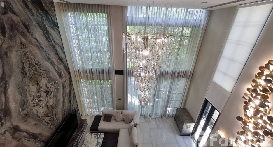For sale and for rent 4 bedrooms house in Watthana, Bangkok