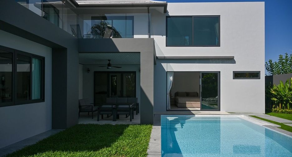 Villa zum Kauf und zur Miete mit 4 Zimmer in Thalang, Phuket