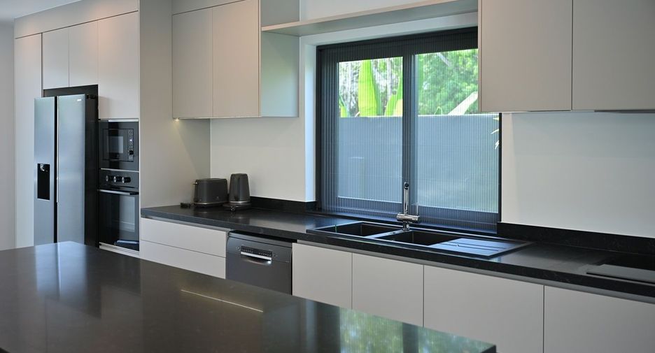 Villa zum Kauf und zur Miete mit 4 Zimmer in Thalang, Phuket