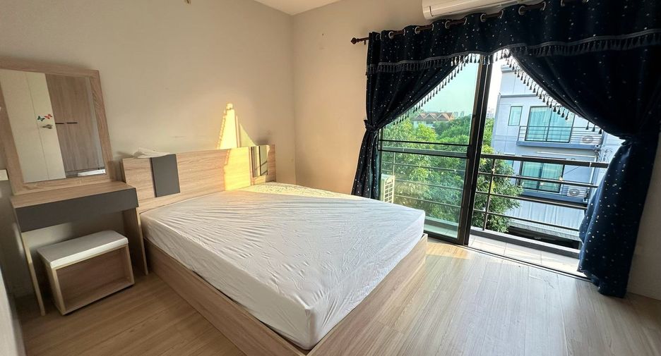 For sale and for rent 4 bedrooms townhouse in Prawet, Bangkok