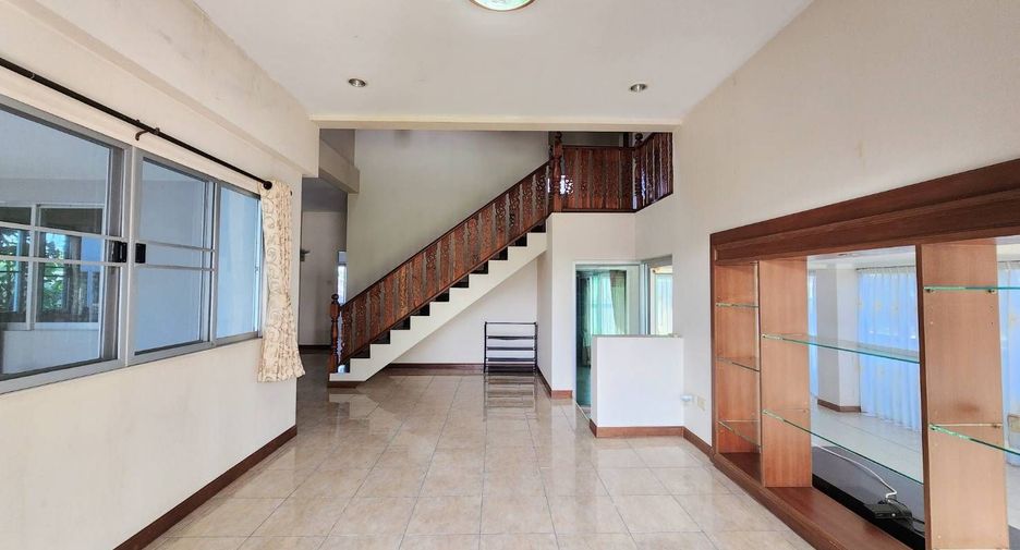 For rent 4 bedrooms house in Doi Saket, Chiang Mai