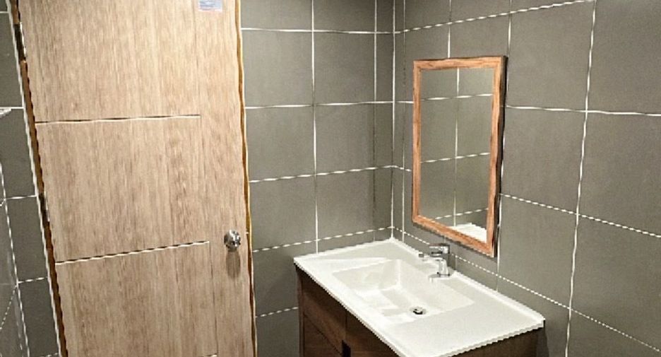For sale 2 bedrooms condo in Yan Nawa, Bangkok
