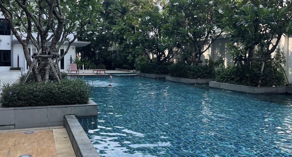 For sale 1 bed condo in Suan Luang, Bangkok