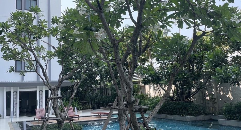 For sale 1 bed condo in Suan Luang, Bangkok