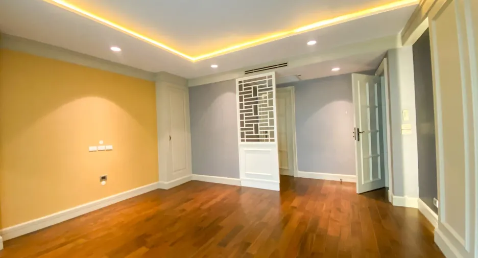 For sale 3 bedrooms townhouse in Watthana, Bangkok