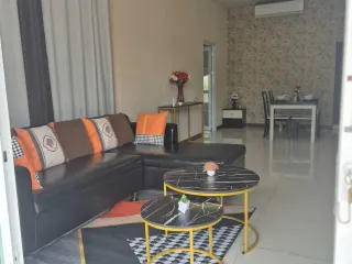 Casa en alquiler de 3 habitaciones en Bang Lamung, Chonburi