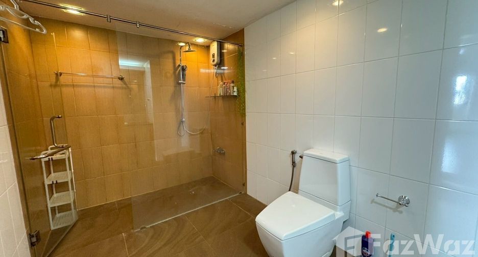For sale and for rent 3 bedrooms apartment in Huai Khwang, Bangkok