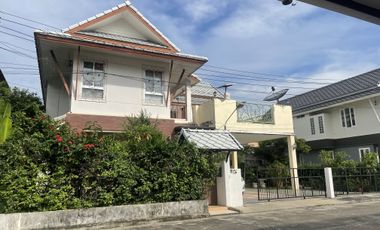 Haus zum Kauf mit 4 Zimmer in Bang Khae, Bangkok