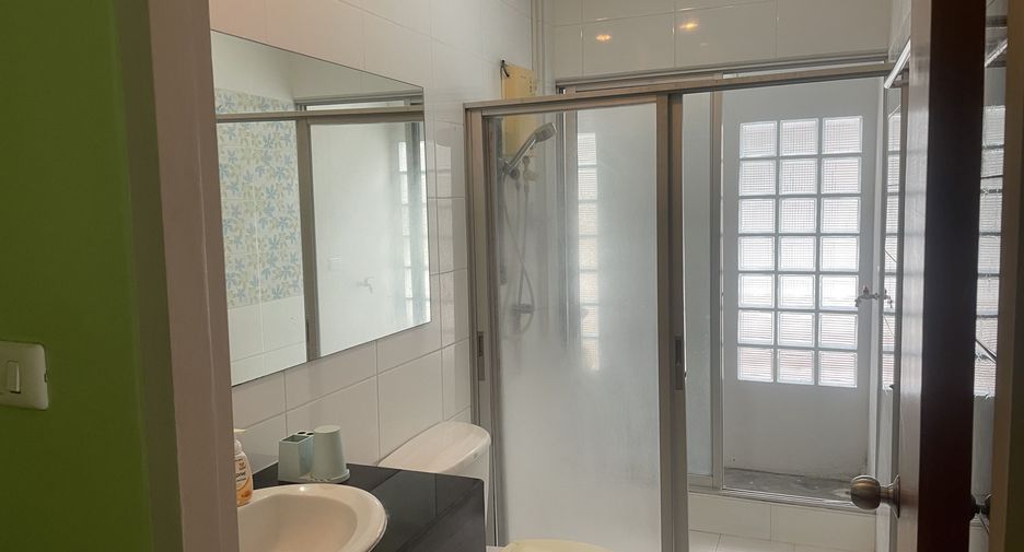 For sale 4 bedrooms house in Bang Khae, Bangkok