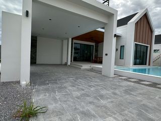 For rent 4 bedrooms villa in Hua Hin, Prachuap Khiri Khan