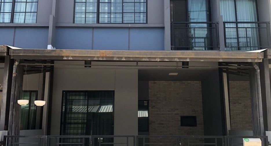 For sale 3 bedrooms townhouse in Mueang Pathum Thani, Pathum Thani