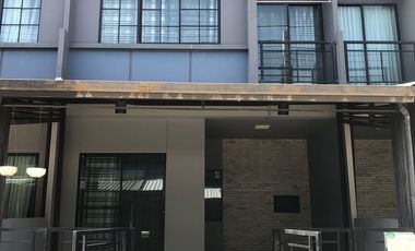 For sale 3 bedrooms townhouse in Mueang Pathum Thani, Pathum Thani