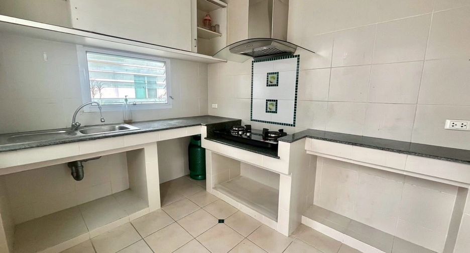 For rent 3 bedrooms house in Mueang Chiang Mai, Chiang Mai
