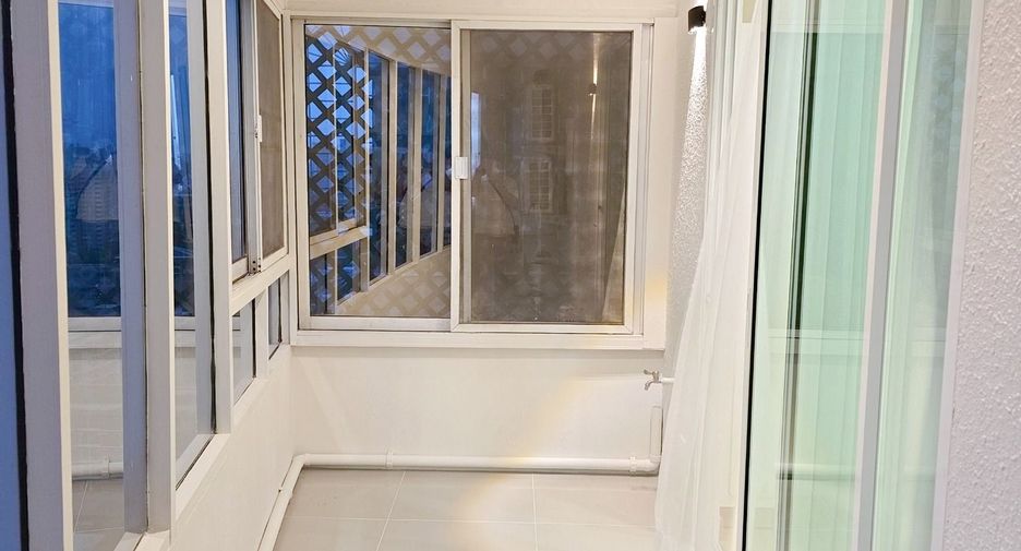 Condo en venta y en alquiler de 1 habitaciones en Huai Khwang, Bangkok