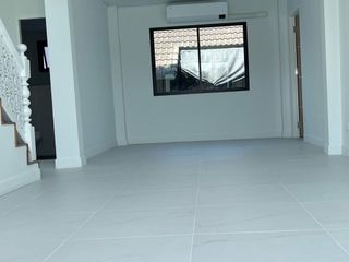 For sale 4 bedrooms house in Mueang Chiang Mai, Chiang Mai