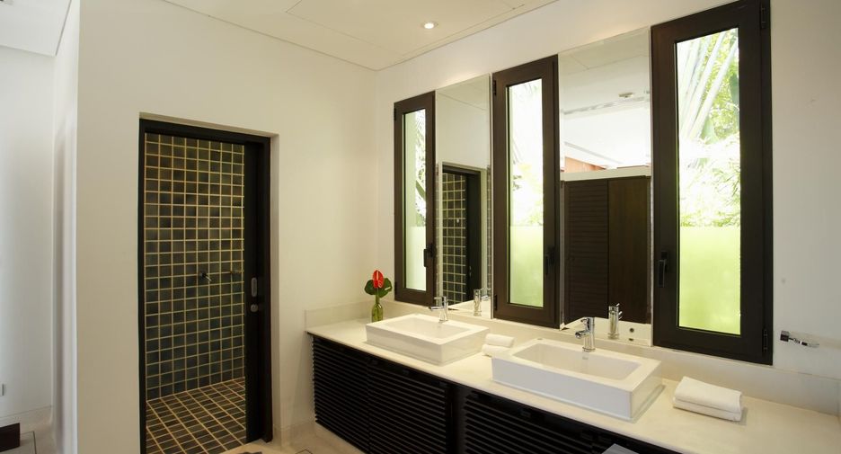 For sale 4 bedrooms villa in Thalang, Phuket