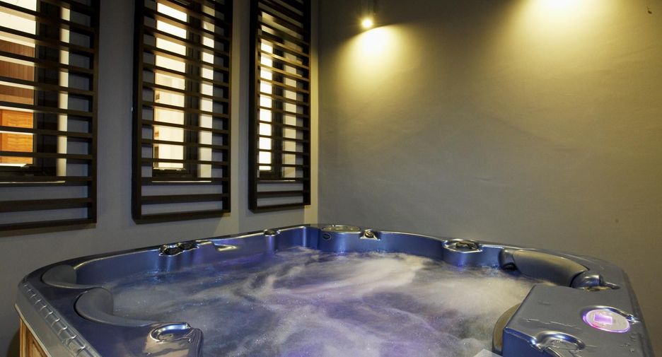 For sale 4 bedrooms villa in Thalang, Phuket