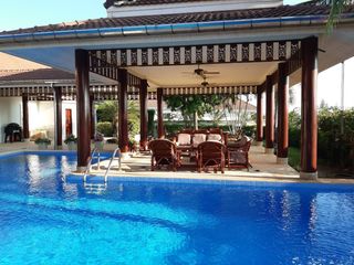 À vendre et à louer 4 chambres villa à Hua Hin, Prachuap Khiri Khan