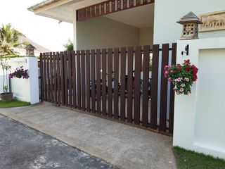À vendre et à louer 4 chambres villa à Hua Hin, Prachuap Khiri Khan