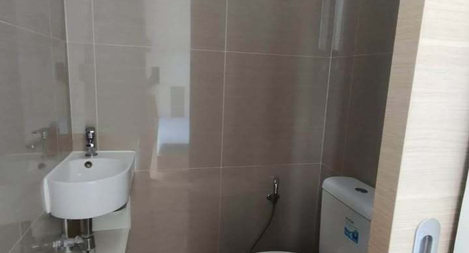 For sale 1 bed condo in Khlong Toei, Bangkok