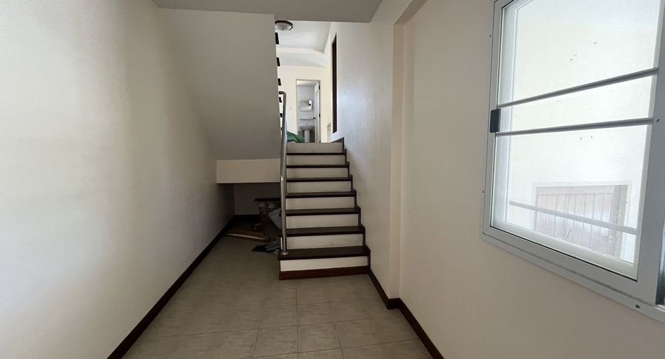 For rent 4 bedrooms house in Bang Lamung, Chonburi