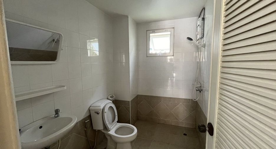 For rent 4 bedrooms house in Bang Lamung, Chonburi