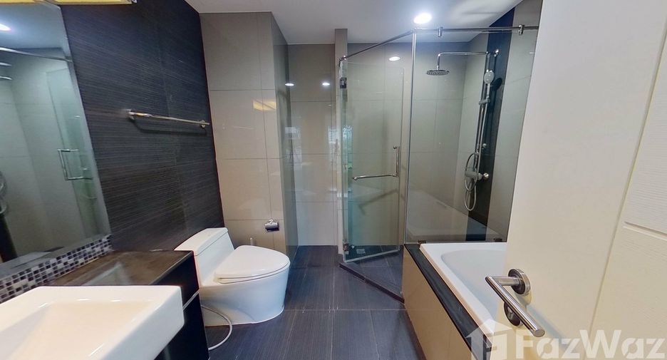 For sale 2 ベッドルーム condo in Khlong Toei, Bangkok