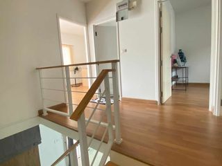 Casa adosada en venta de 3 habitaciones en Bang Sao Thong, Samut Prakan