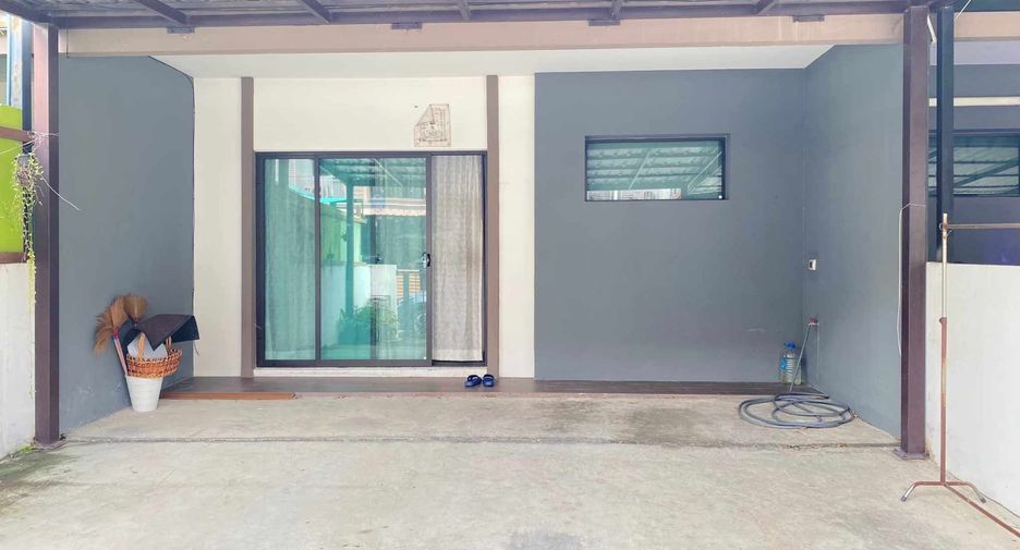 À vendre 3 chambres maison de ville à Bang Sao Thong, Samut Prakan