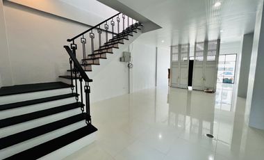 For rent 3 bedrooms townhouse in Mueang Phuket, Phuket