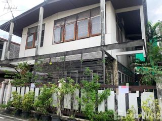 For sale 3 bedrooms house in Phaya Thai, Bangkok
