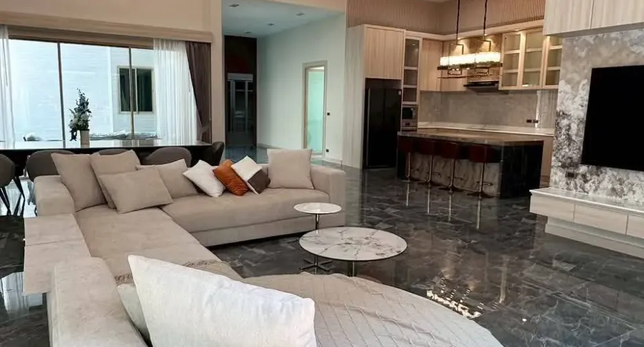 For rent 4 ベッドルーム villa in Bang Lamung, Chonburi