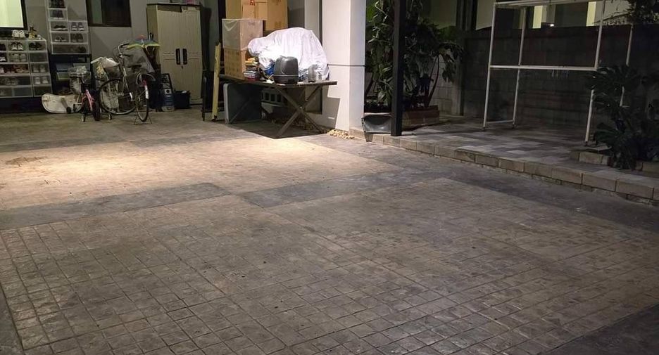 For sale 4 bedrooms house in Prawet, Bangkok