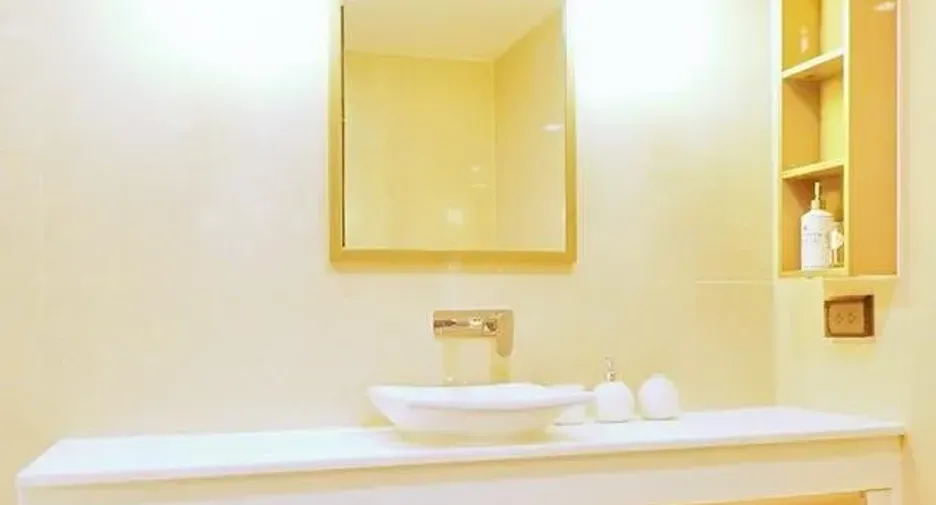 ขาย และ ให้เช่า 3 ห้องนอน คอนโด ใน คลองเตย, กรุงเทพฯ