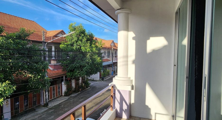 For rent 3 bedrooms townhouse in Mueang Phuket, Phuket
