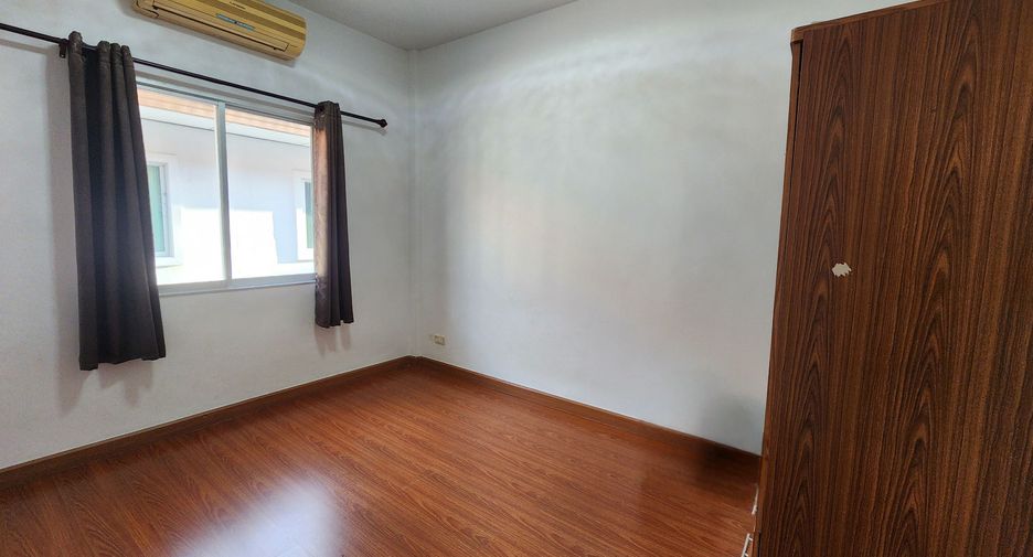 For rent 3 bedrooms townhouse in Mueang Phuket, Phuket