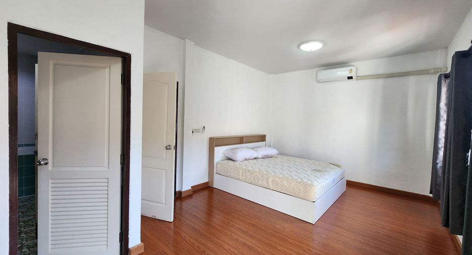 For rent 3 bedrooms townhouse in Mueang Phuket, Phuket