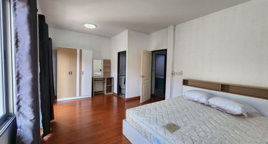 For rent 3 bedrooms townhouse in Mueang Phuket, Phuket