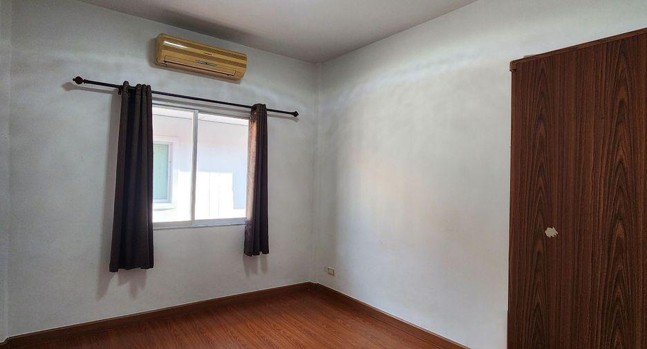 For rent 3 bedrooms townhouse in Mueang Phuket, Phuket