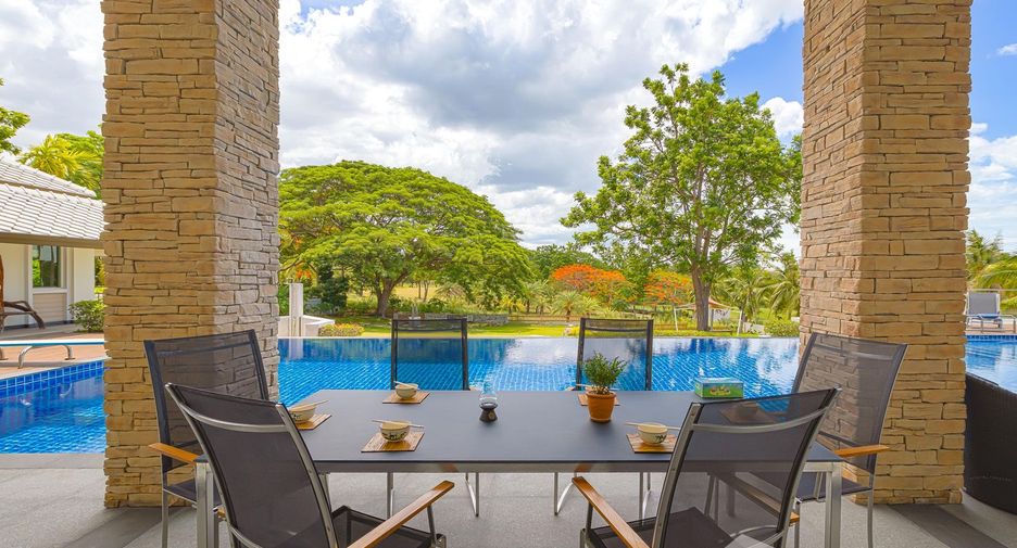 Villa en venta de 9 habitaciones en Cha Am, Phetchaburi