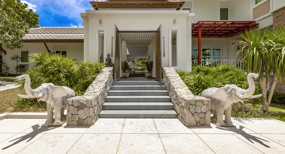 Villa en venta de 9 habitaciones en Cha Am, Phetchaburi