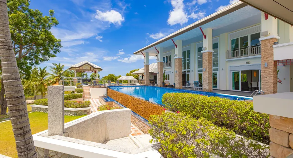 Villa en venta de 9 habitaciones en Cha Am, Phetchaburi