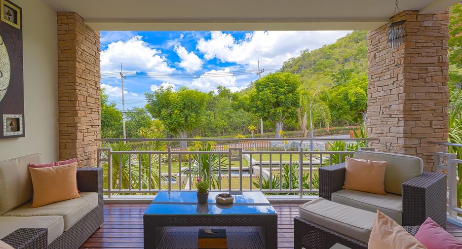 Villa en venta de 9 habitaciones en Cha Am, Phetchaburi