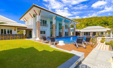 For sale 9 bedrooms villa in Cha Am, Phetchaburi