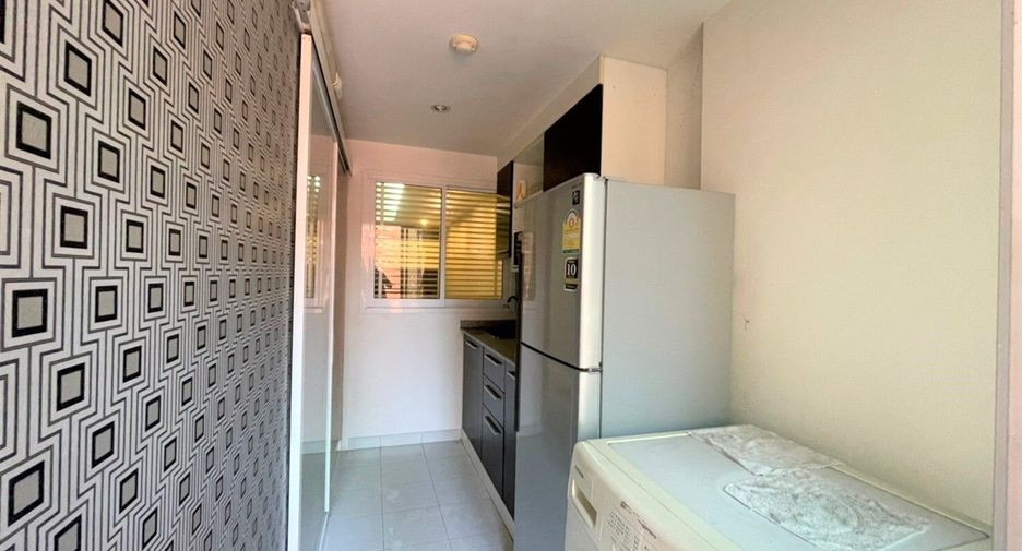 For sale 1 bed condo in Khlong Toei, Bangkok