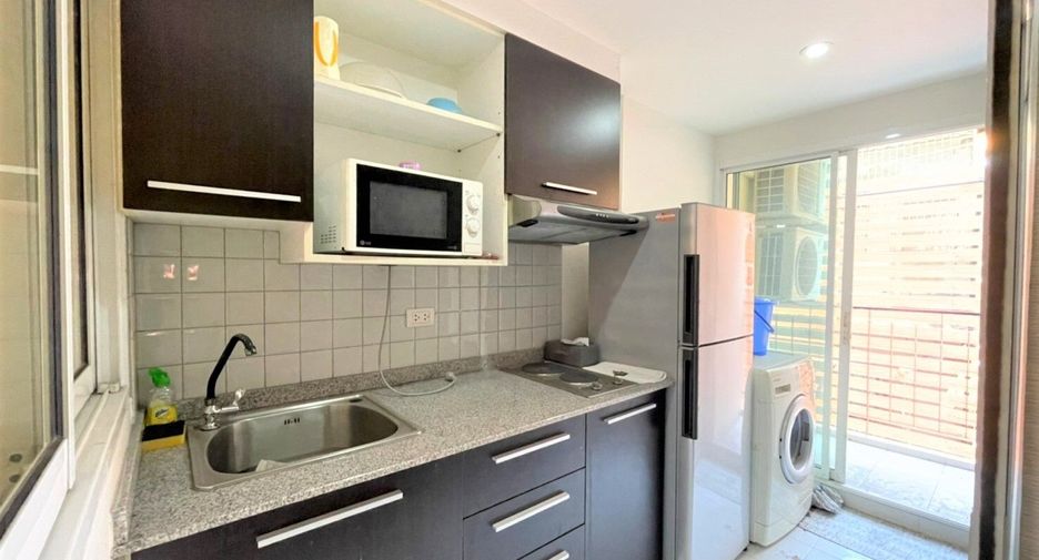 For sale 1 bed condo in Khlong Toei, Bangkok