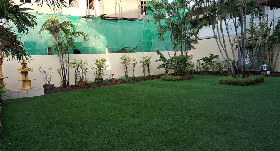 Casa en venta de 5 habitaciones en Lat Phrao, Bangkok