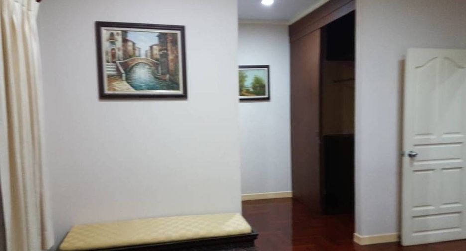 Casa en venta de 5 habitaciones en Lat Phrao, Bangkok